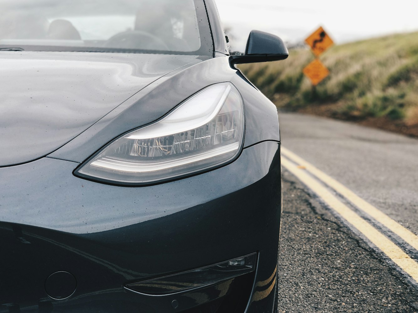 特斯拉model3费用〃特斯拉model3费用走势图