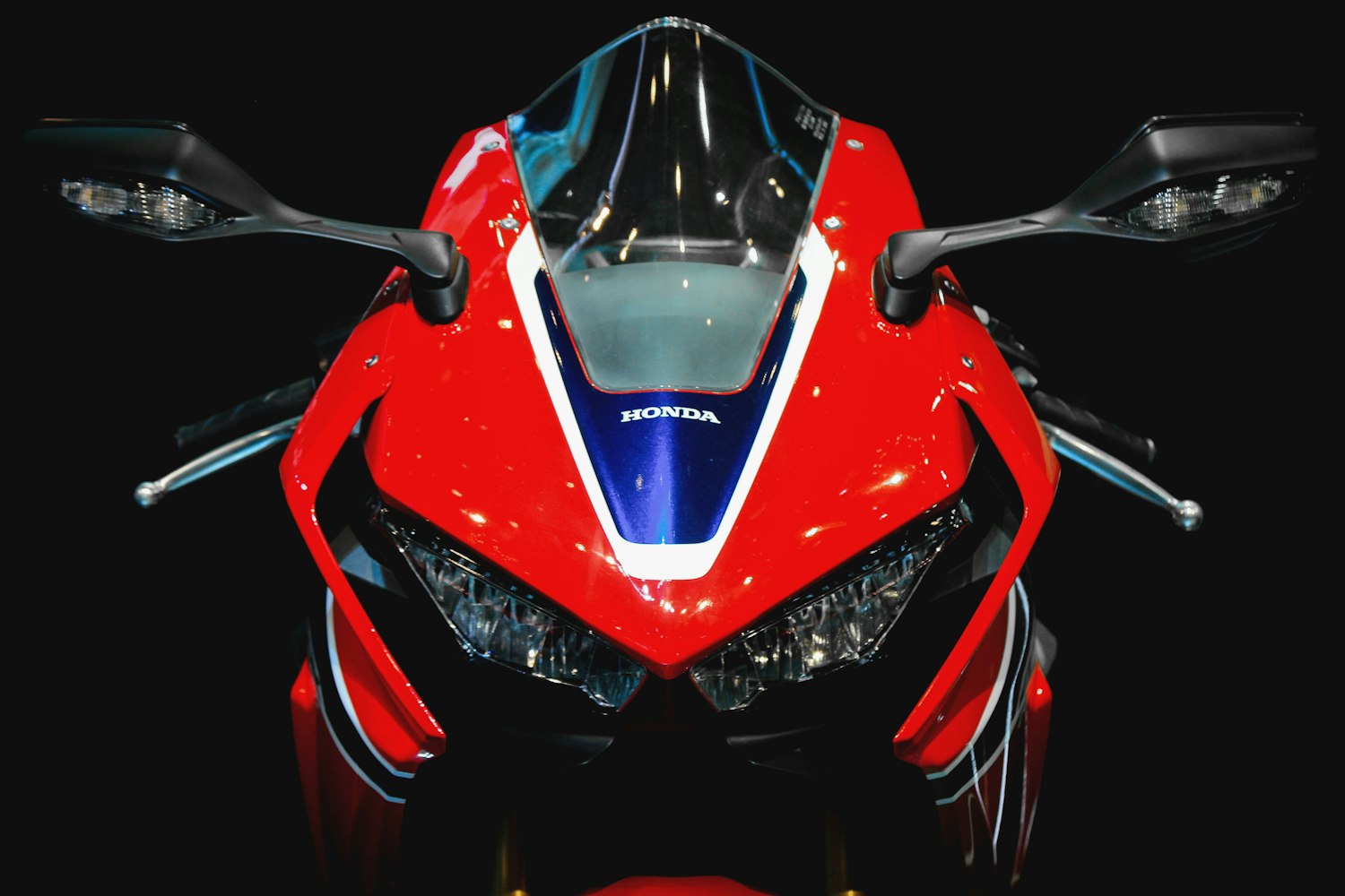 「本田cbr400rr」〃本田CBR400rr,限量版深蓝糖果色黑色 「本田cbr400rr」〃本田CBR400rr,限量版深蓝糖果色黑色