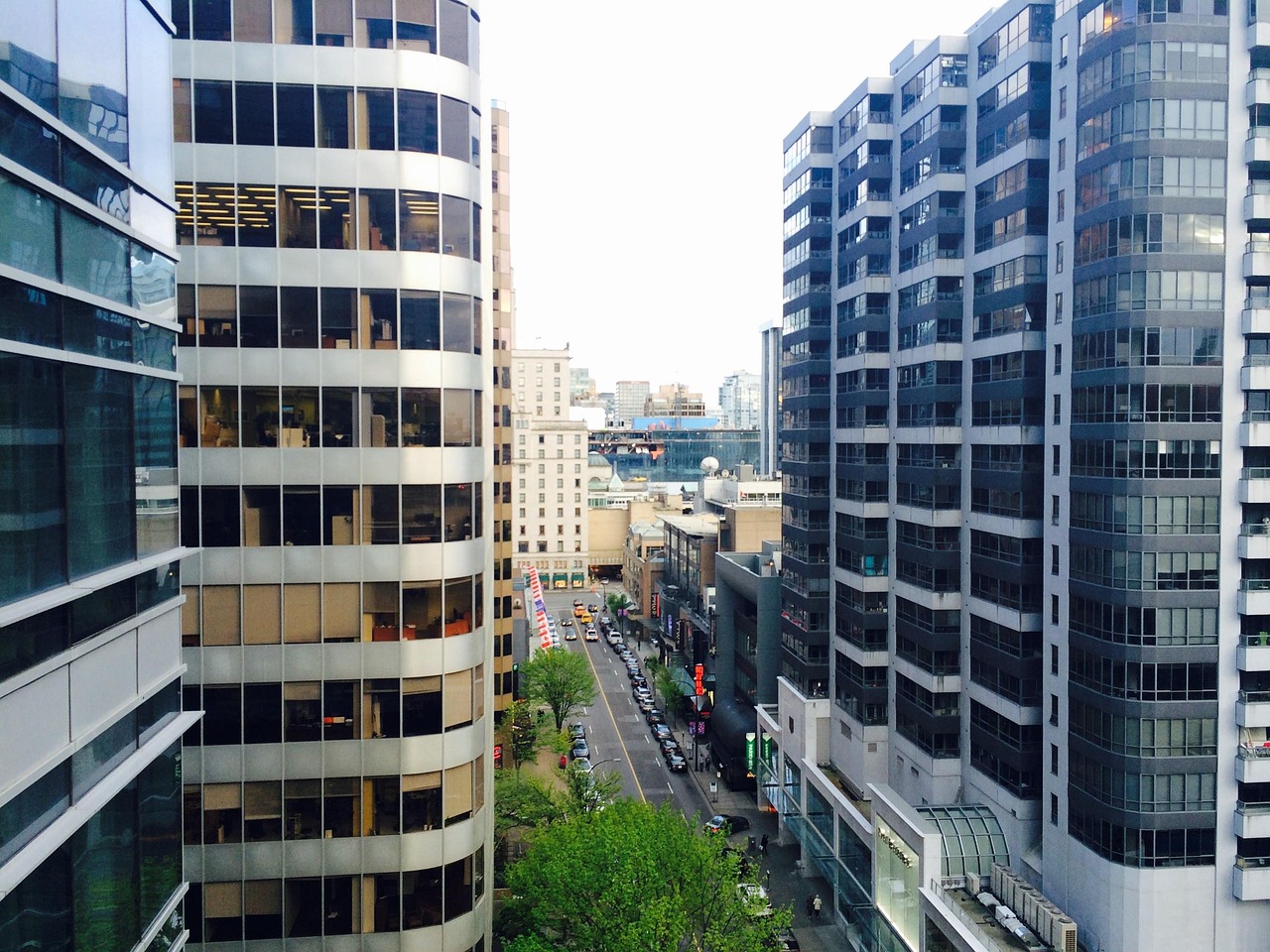 “武汉市房地产交易管理中心” 武汉市房地产市场管理中心？